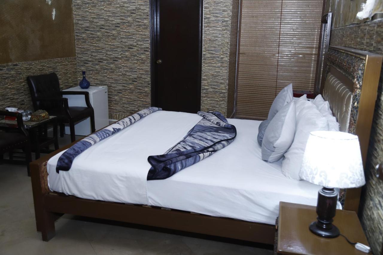Hotel Sweet Inn Lahore Buitenkant foto