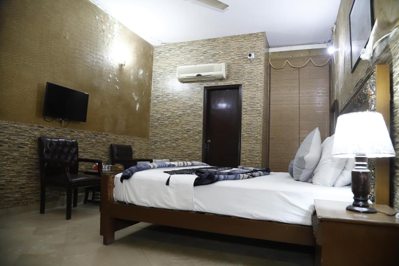 Hotel Sweet Inn Lahore Buitenkant foto