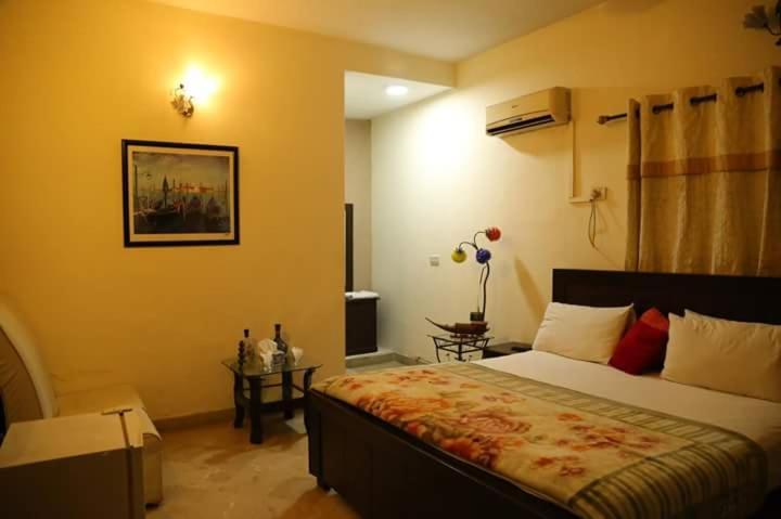Hotel Sweet Inn Lahore Buitenkant foto