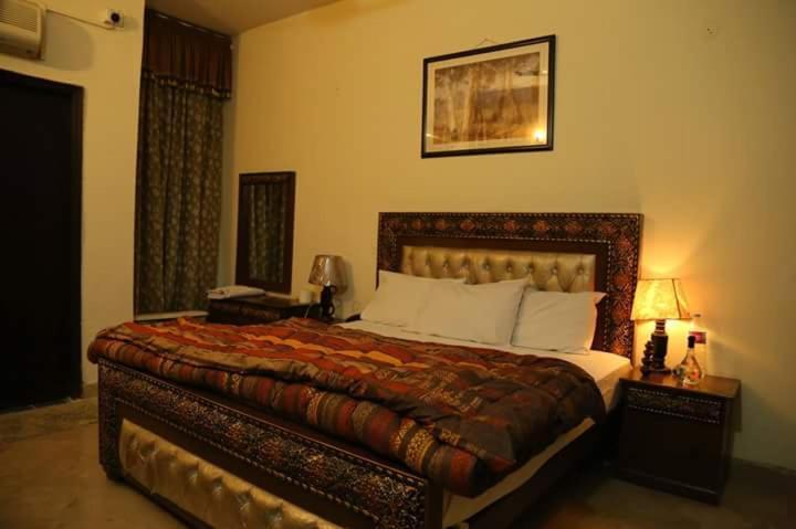 Hotel Sweet Inn Lahore Buitenkant foto