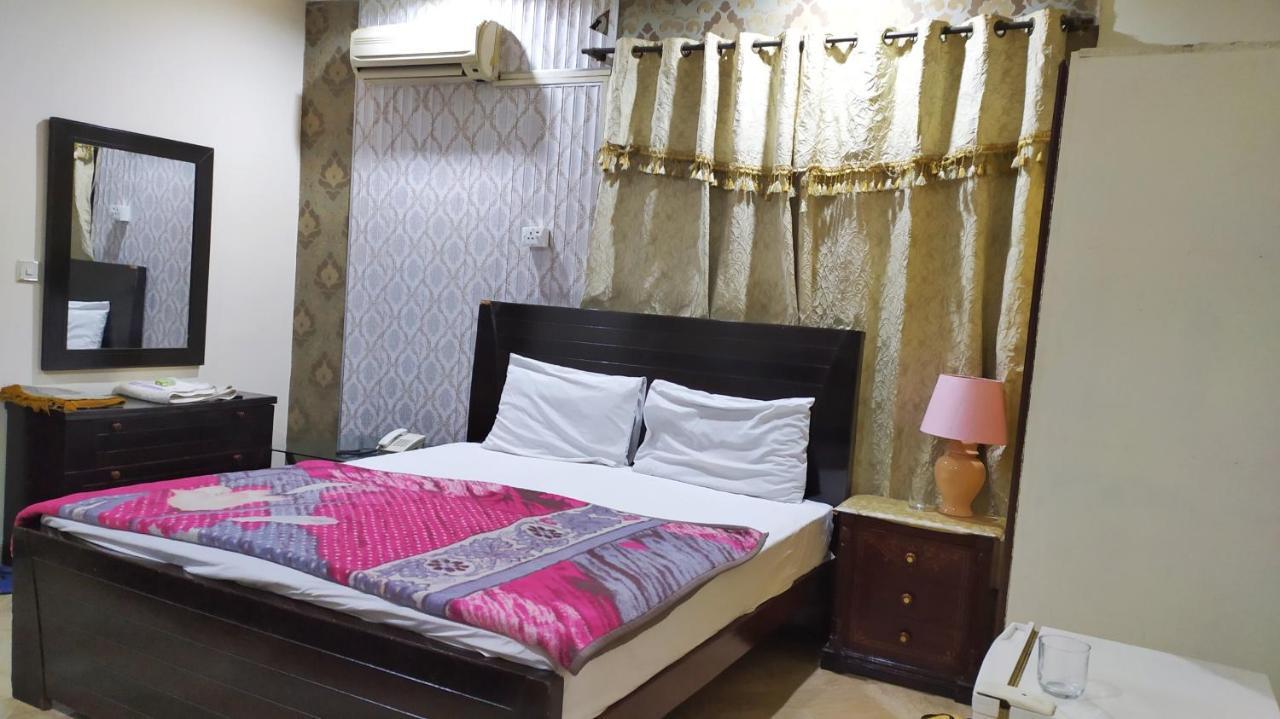 Hotel Sweet Inn Lahore Buitenkant foto
